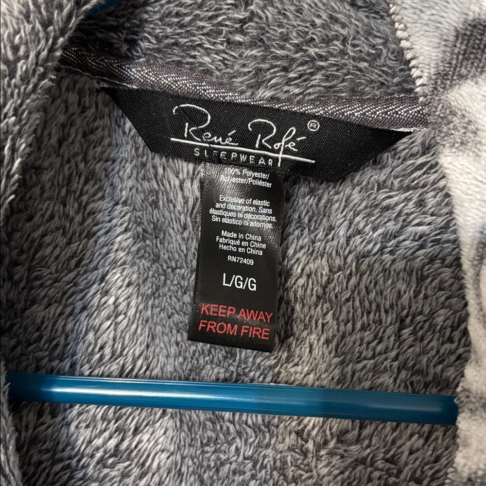 Gray Patterned Long Robe - Picture 2 of 6